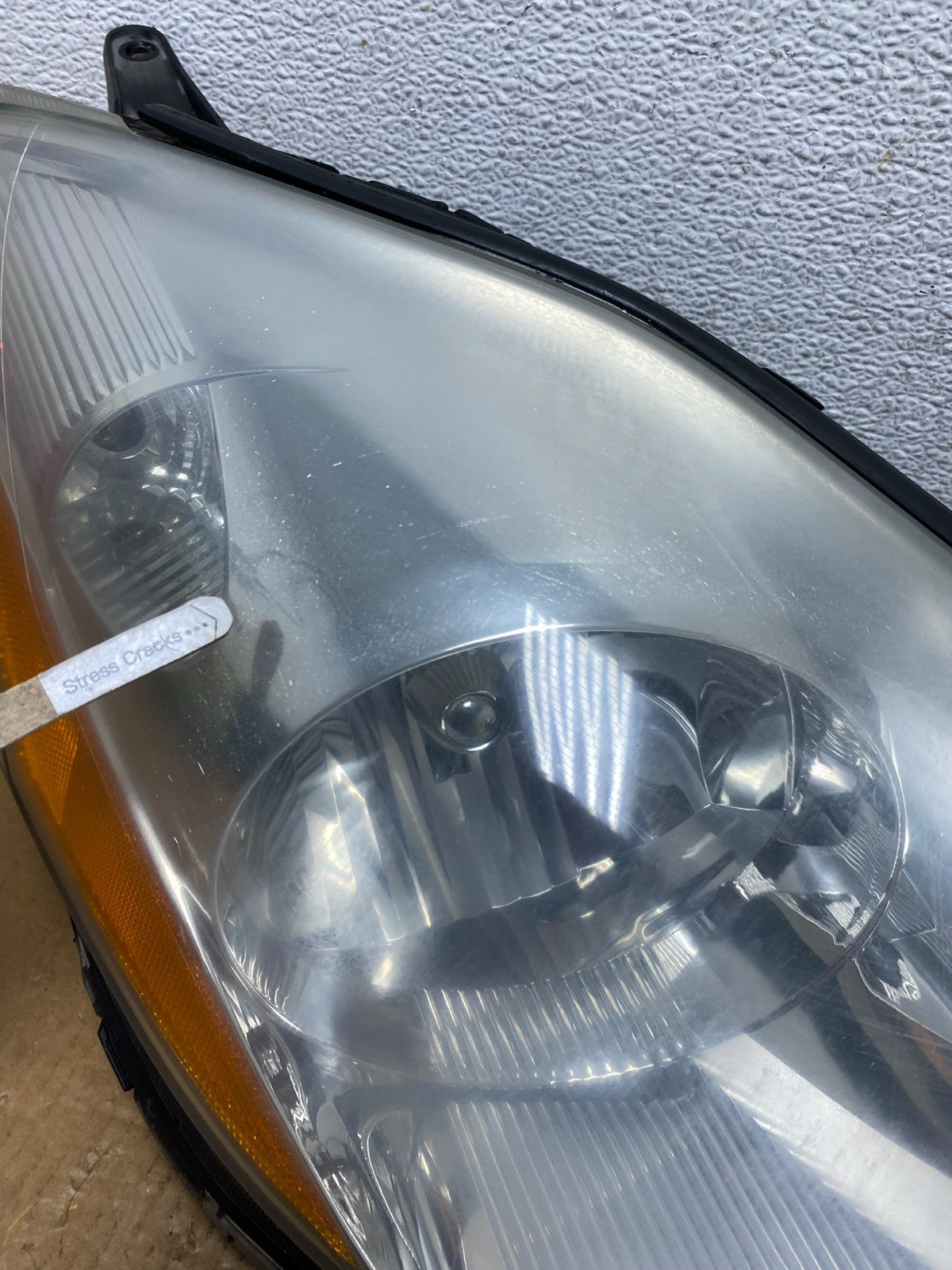 2006 to 2010 Toyota Sienna Right Passenger Rh Side Headlight Halogen AE0379 DW4