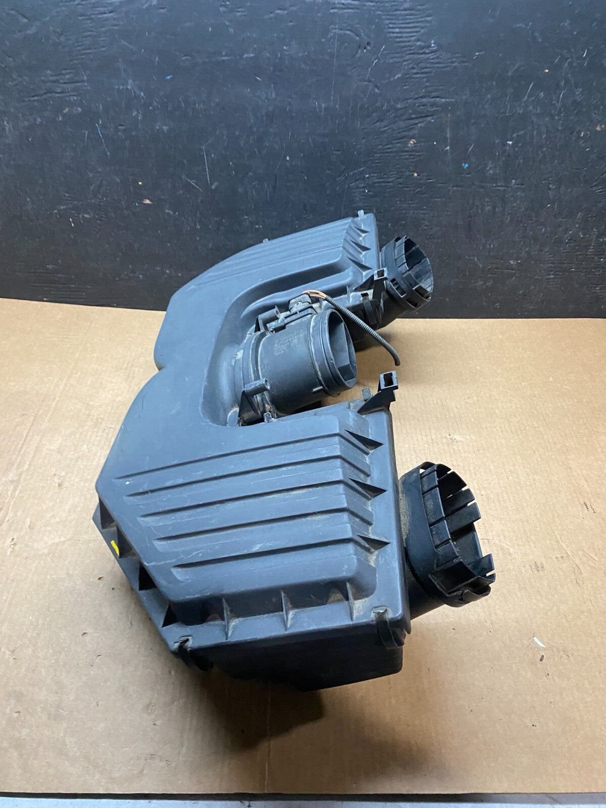 2007 to 2010 BMW E70 X5 N62 Air Intake Cleaner Filter 7548896 H4687 PS3