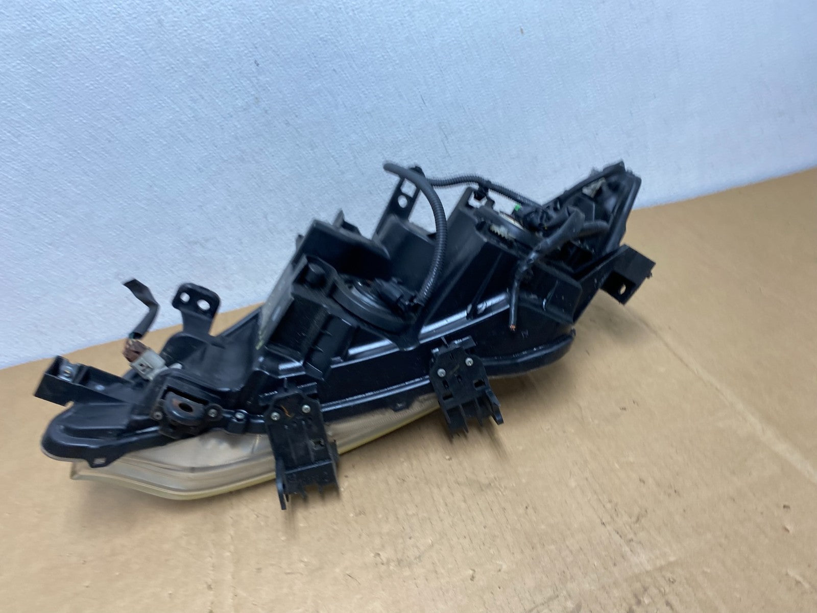 2011 to 2014 Nissan Murano Headlight Right Passenger Rh Halogen AC8557 DW7