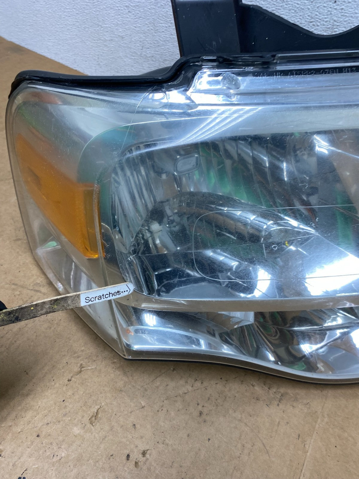 2007 to 2014 Ford Expedition Right Passenger RH side Headlight Halogen AE3164 DW3