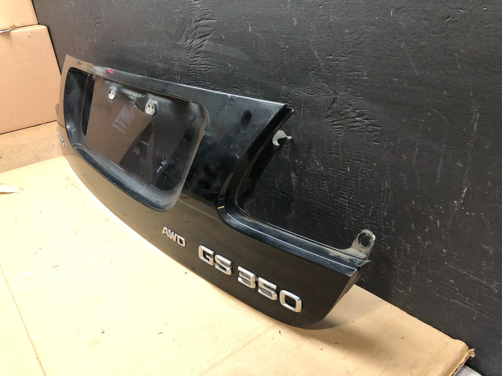2007 to 2011 Lexus GS350 Trunk License Plate Trim Panel Cover 76801-30140 D92541