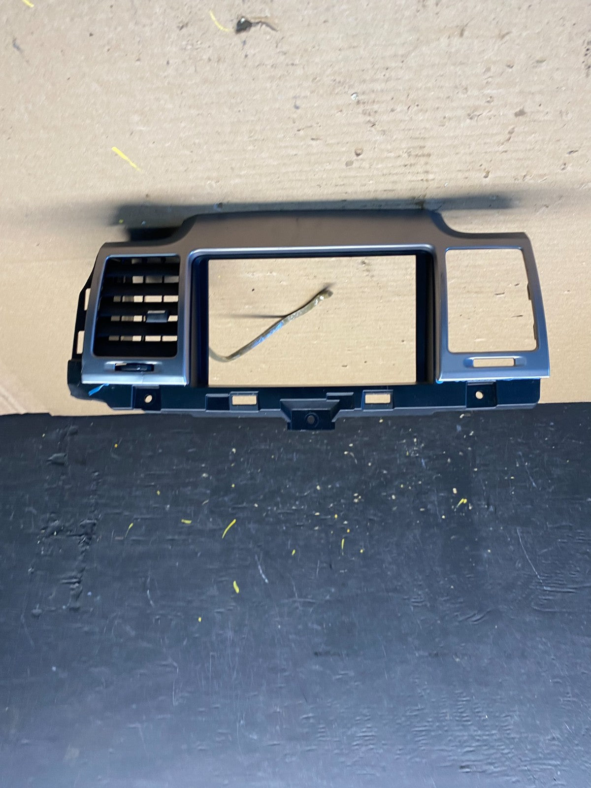 2010 - 2012 Lincoln MKZ Center Dash Gps Radio Bezel Panel Air Vent OEM S2791 DG0