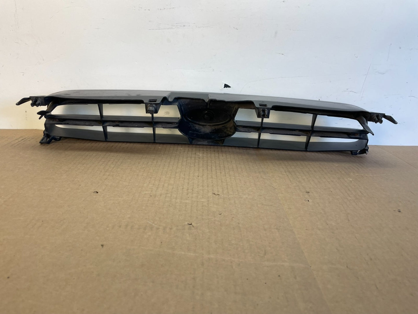 2004 to 2005 Subaru Impreza Front Upper Grille Grill Black AH0094 DG3