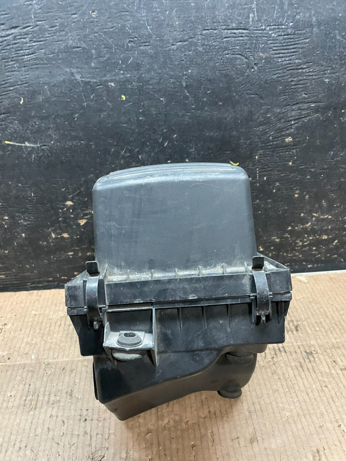 2011 - 2021 Dodge Durango 3.6L Air Filter Cleaner Box OEM Y6295 DG0