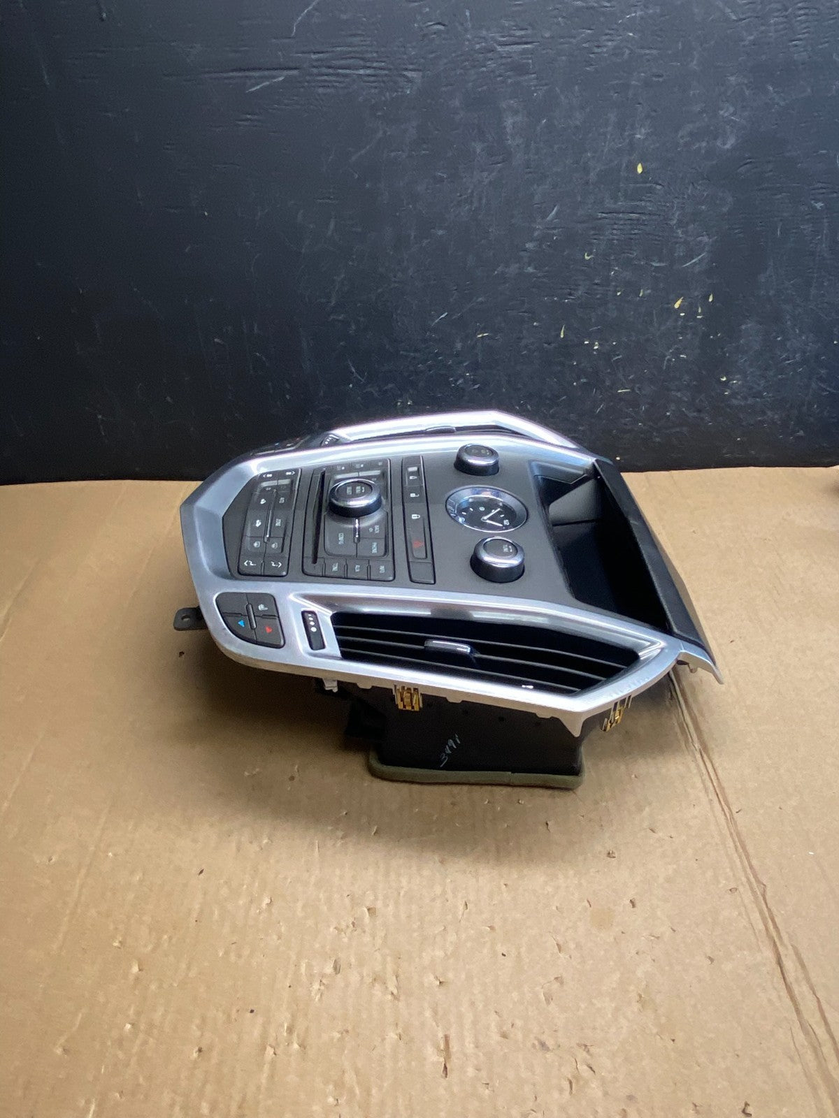2011-2012 Cadillac SRX A/C Heater Radio Climate Control Panel Bezel OE ae4425 DG2