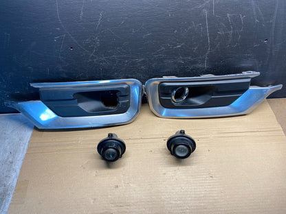 2013 to 2016 GMC Acadia Right+Left Fog Light Bezel Trim AE4590 DG0