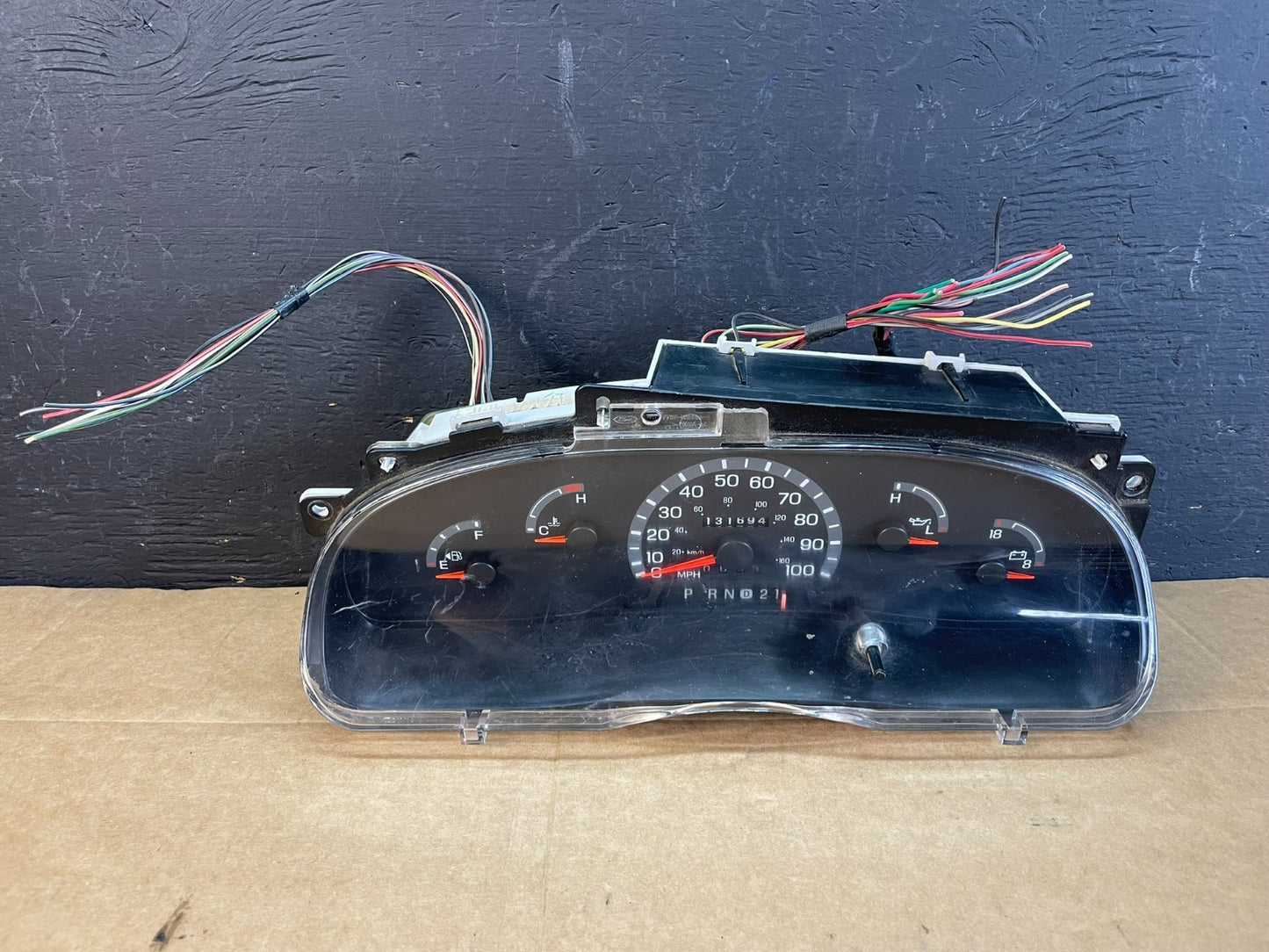 1999 to 2000 Ford E150 E250 E350 VAN Gauge Speedometer Cluster AC4961 DG0