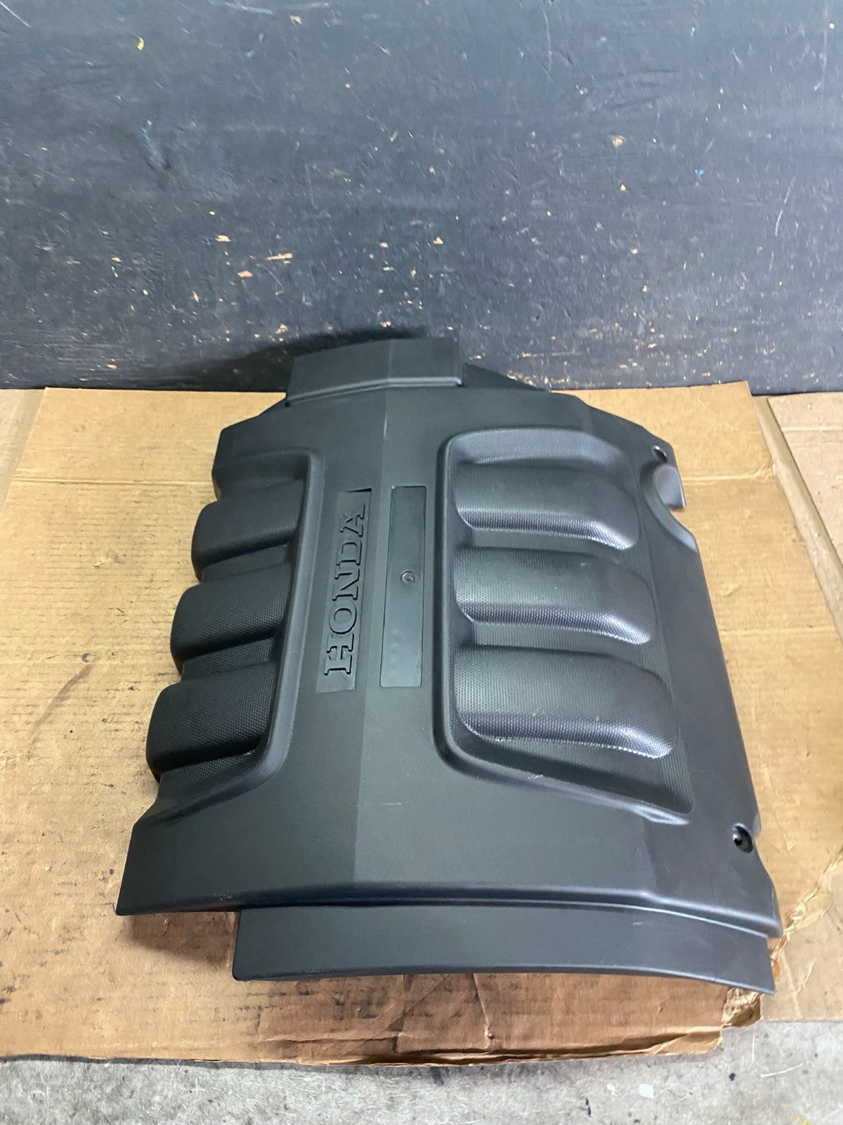 2005 to 2007 Honda Odyssey Black Engine Cover OEM Q8500 DG3