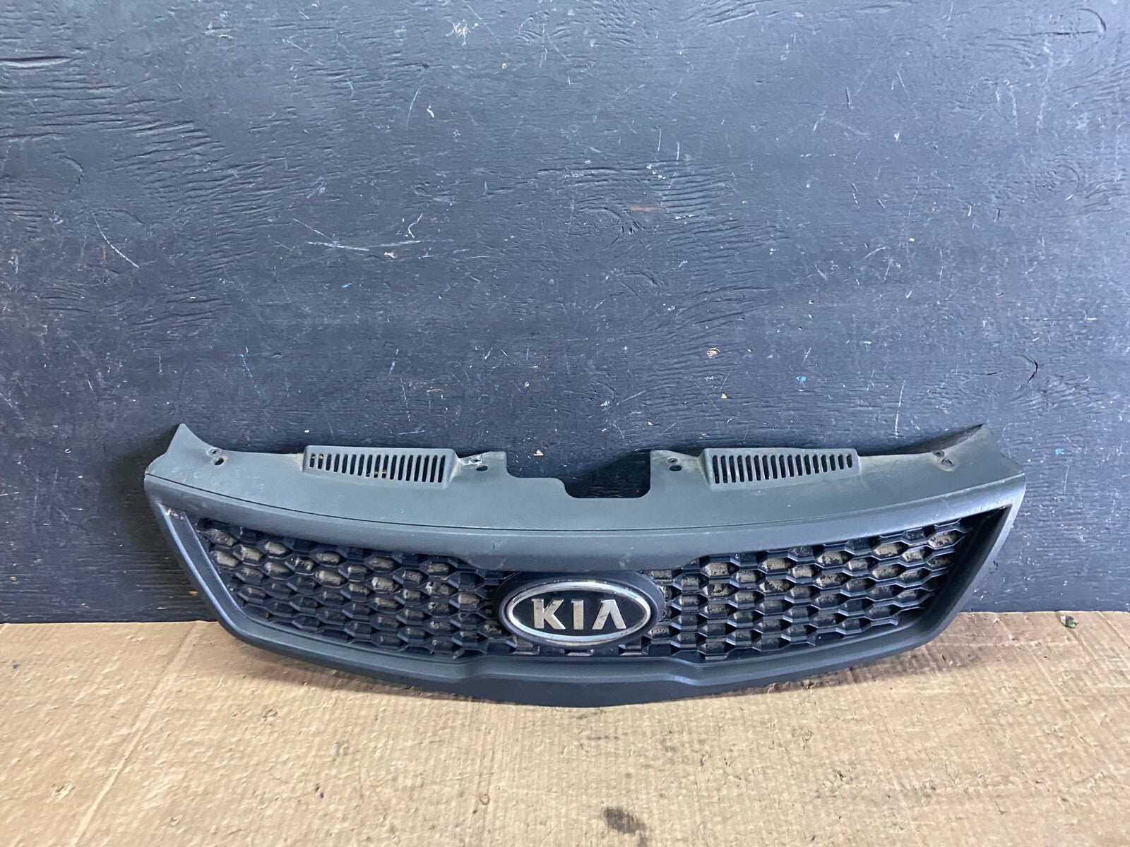 2010 to 2013 Kia Forte Koup Black Front Upper Bumper Grill Grille O6134 DG0