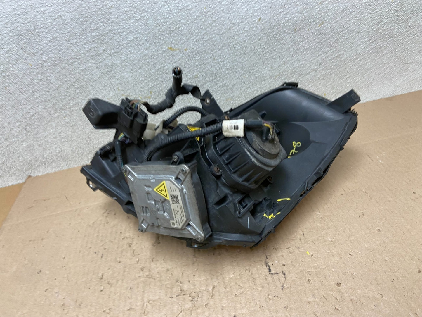 2006 to 2011 Cadillac DTS Right Passenger RH Side Xenon Hid Headlight OEM Z61789