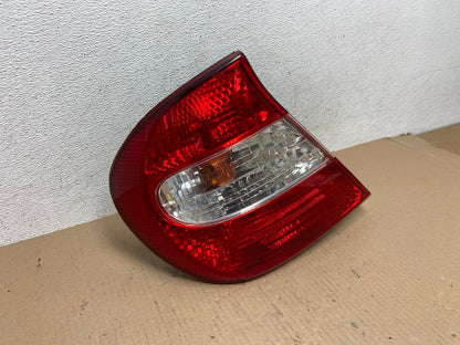 2002 2003 2004 Toyota Camry Left Driver LH Side Tail Light AE7270 LK2