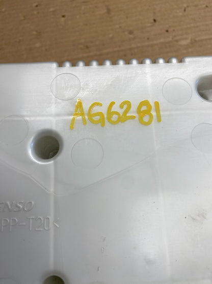 2008 to 2010 Mitsubishi Fuso Speedometer Cluster Gauge MK542915 ag6281 DG7