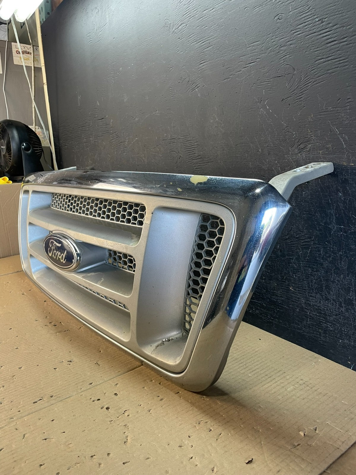 2004 to 2008 Ford F150 F-150 Front Upper Grill Grille AE3780 DG1