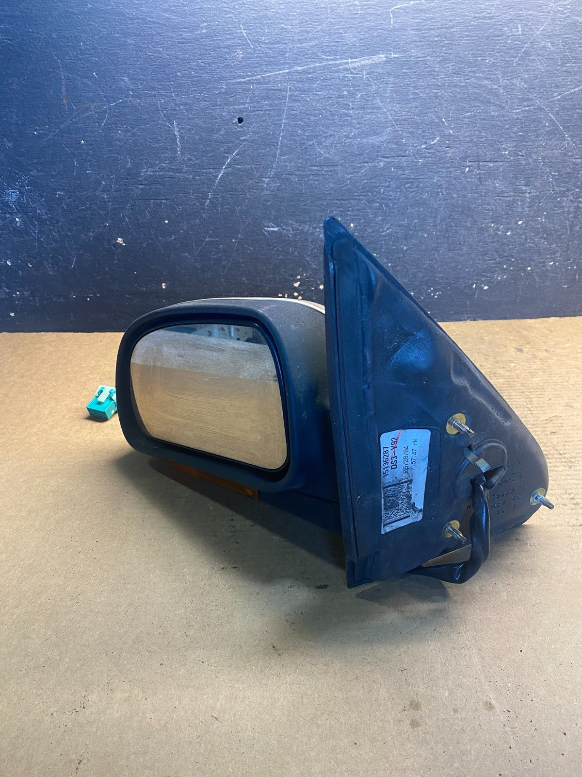 2002 to 2009 GMC Envoy Left Driver LH Side Door Trn Signal Mirror View AA1774 MS11