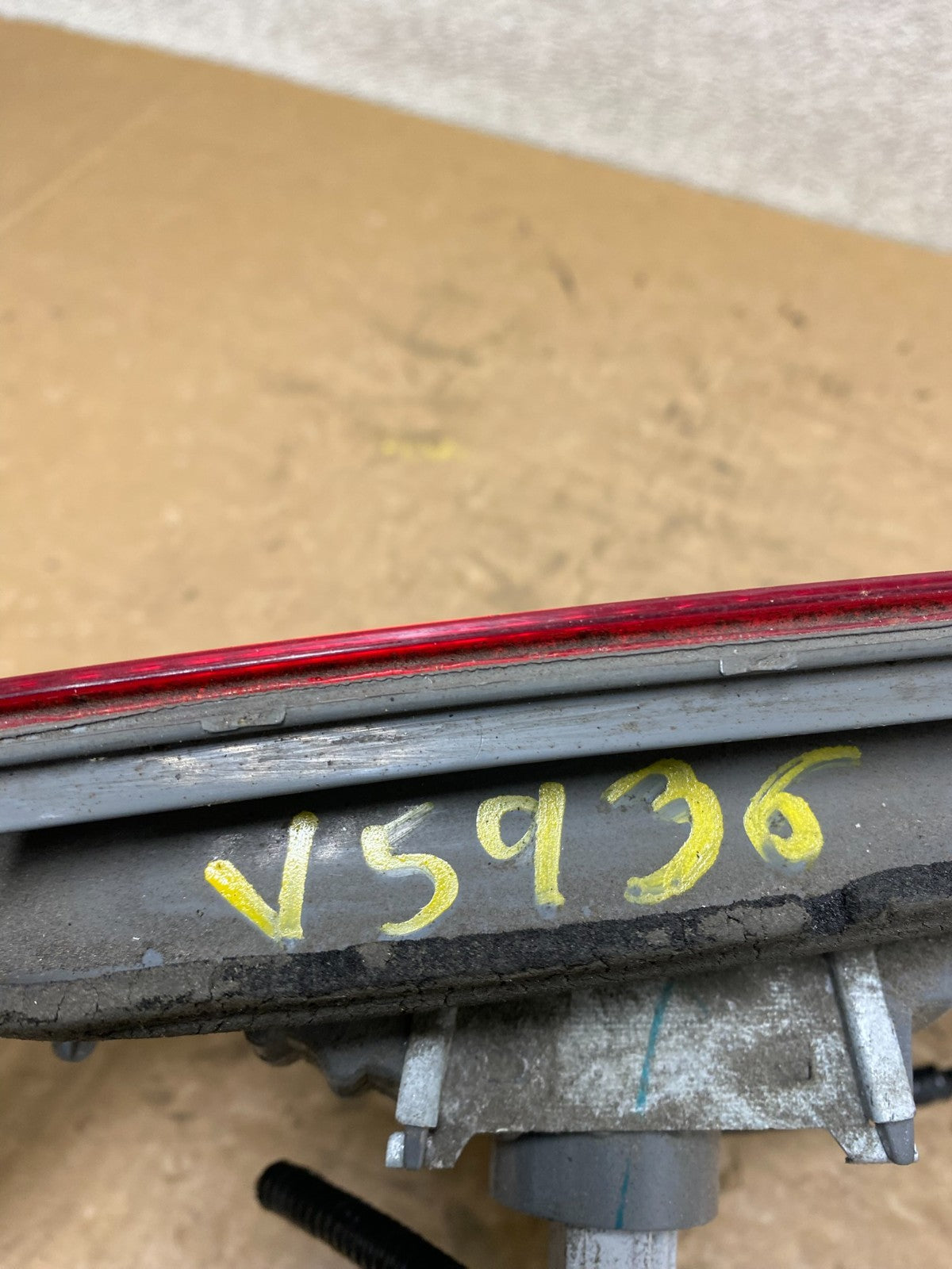 2005 2006 2007 Honda Odyssey Inner Right Passenger RH Tail Light V5936 DW5