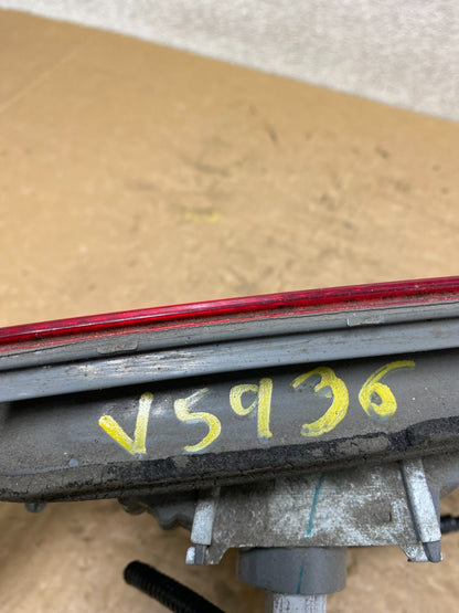 2005 2006 2007 Honda Odyssey Inner Right Passenger RH Tail Light V5936 DW5