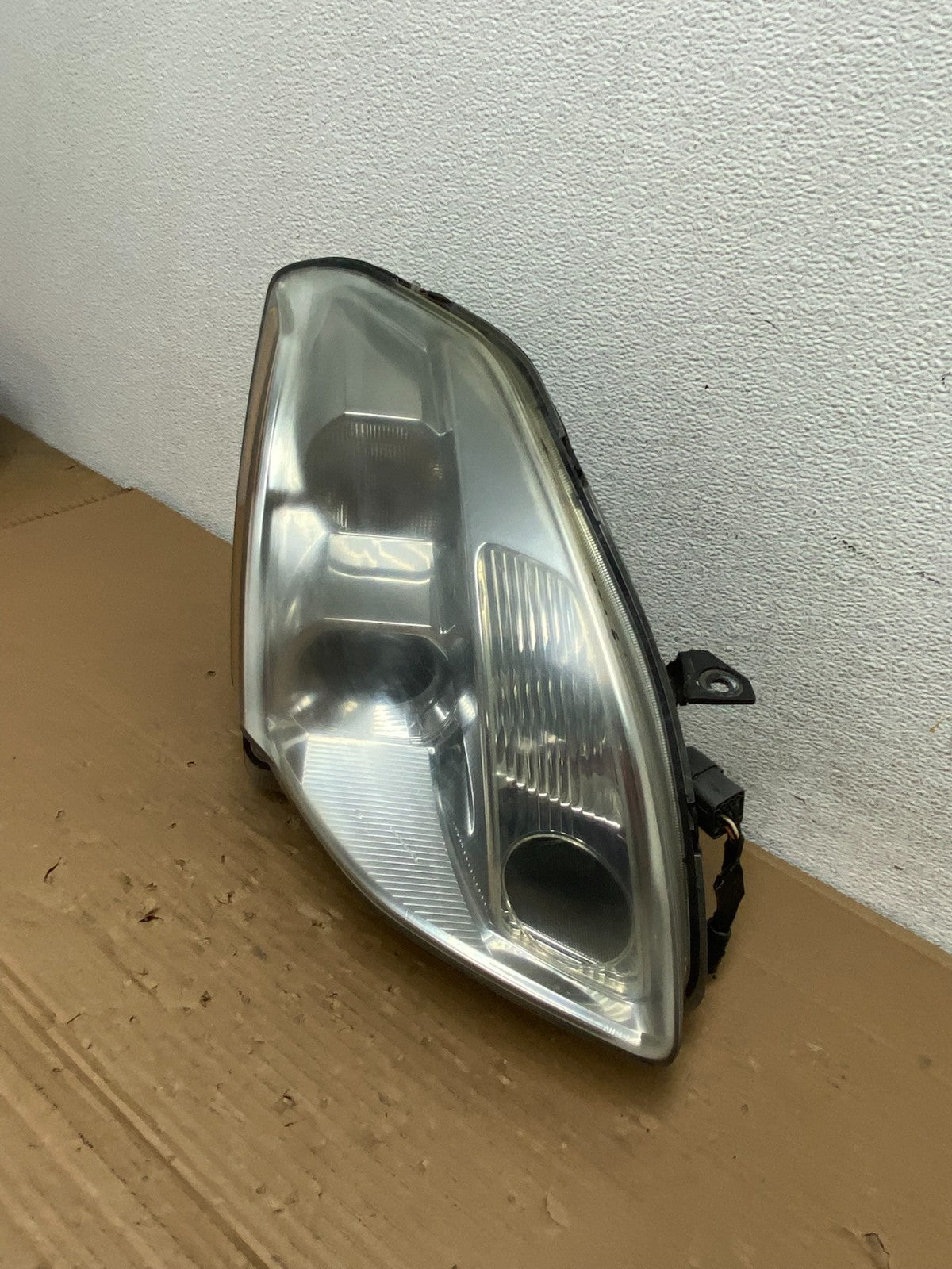 2004 2005 2006 Nissan Maxima Right Passenger Side Headlight Halogen AD4245 DW1