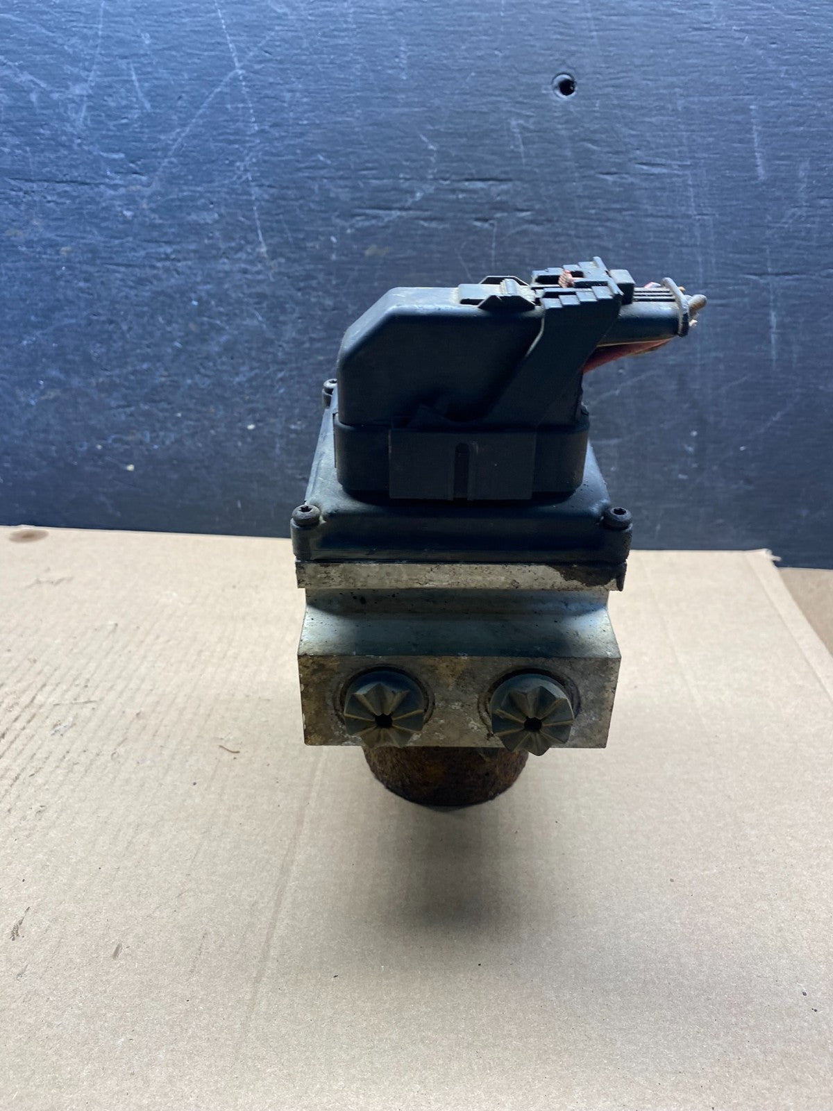 2012-2017 Chevrolet Express GMC Savana ABS Anti Lock Brake Pump ah3194 DG3