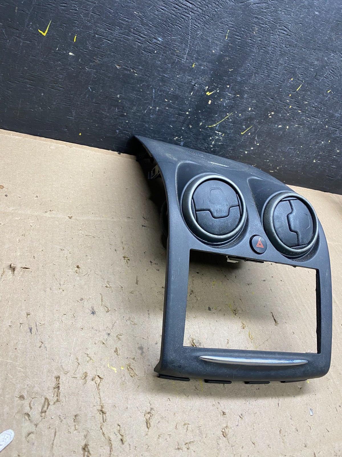 2011 2012 2013 Nissan Rogue Dash Upper Center Radio Bezel Trim u4887 DG1