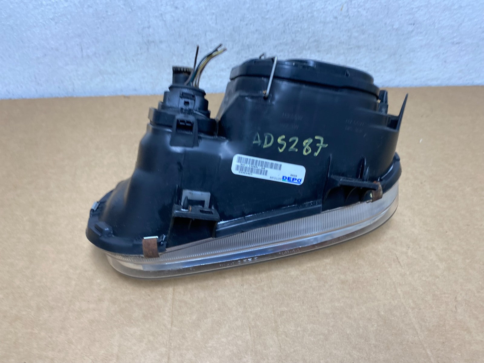 1997-2003 Volkswagen Golf MK4 Right Passenger Side Halogen Headlight AD5287 DW6