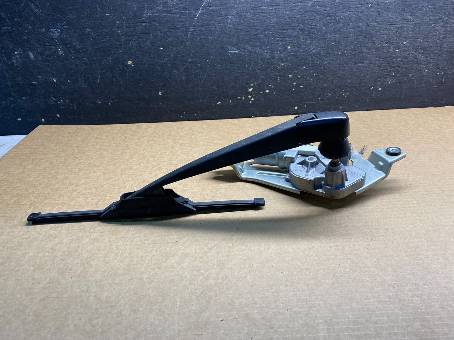 2011 to 2017 Infiniti QX56 QX80 Rear Wiper Motor OEM Z9042 DG3