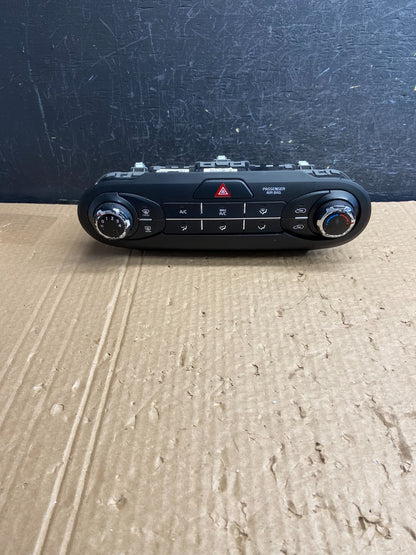 2016 to 2020 Kia Sorento Temperature AC Climate Control 97250-C5XXX AF6454 DG0