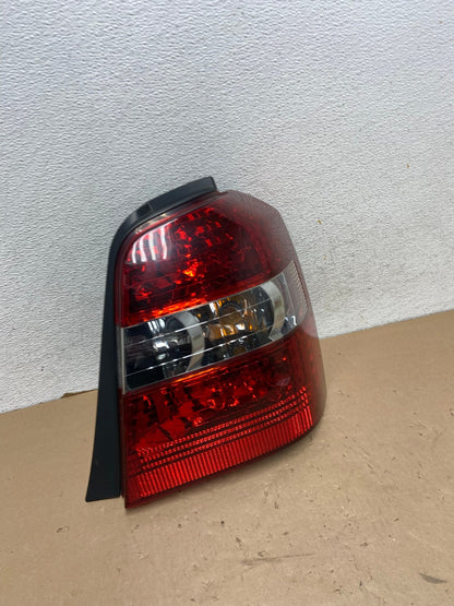 2004-2007 Toyota Highlander Right Passenger RH Side Tail Light AG4148 LK2