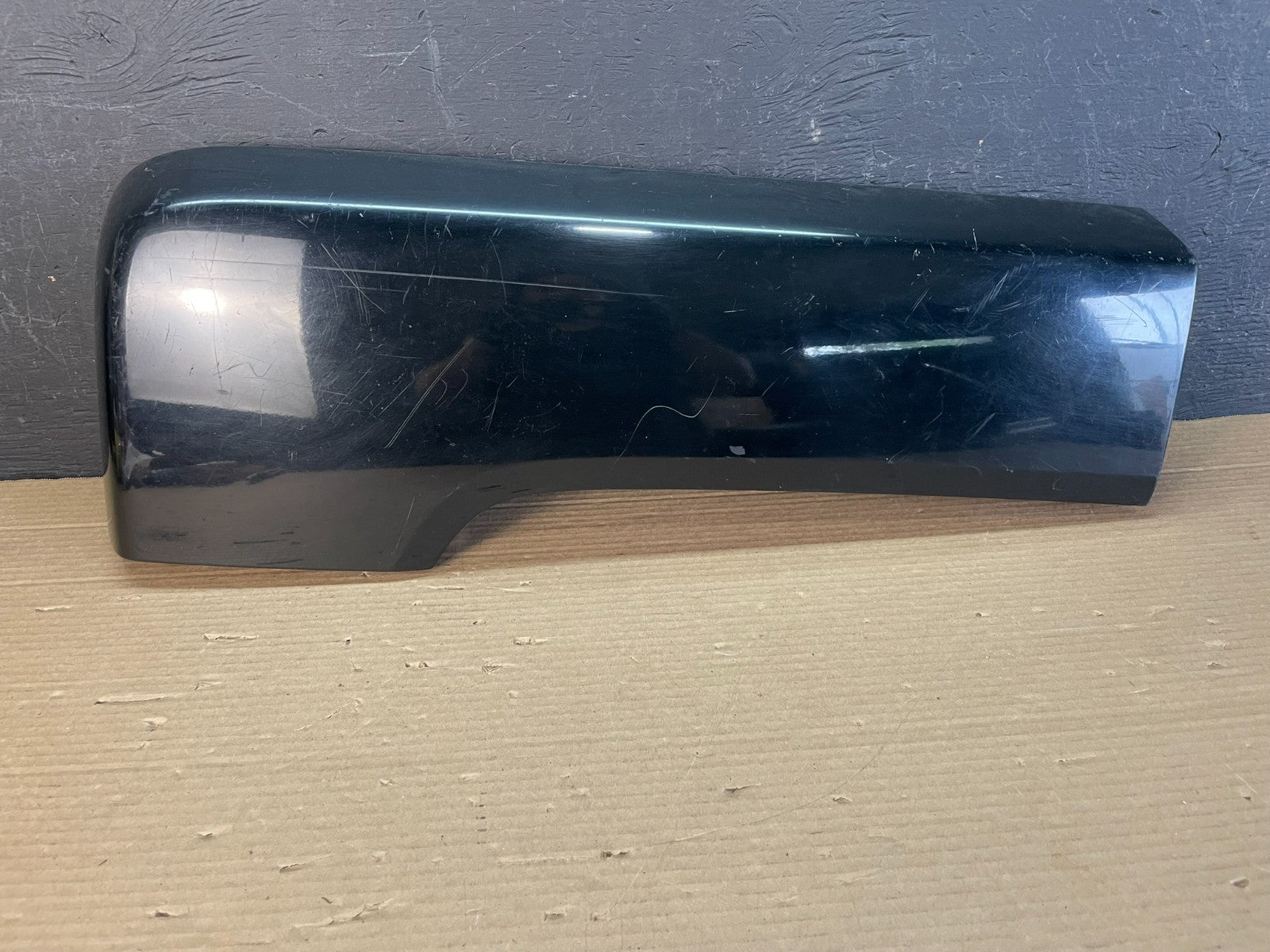 2006 to 2010 Hummer H3 Rear Right Flare Door Molding Trim AE9947 DG0