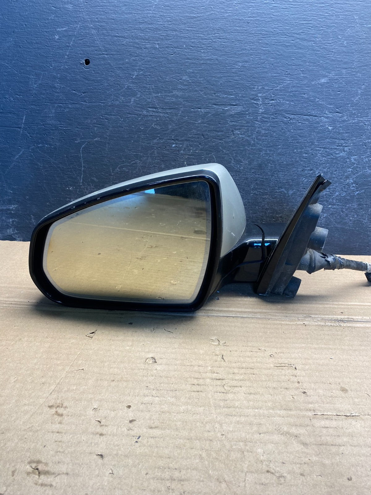2010 to 2015 Cadillac SRX Left Driver Lh Side View Door Mirror AE8124 DG9
