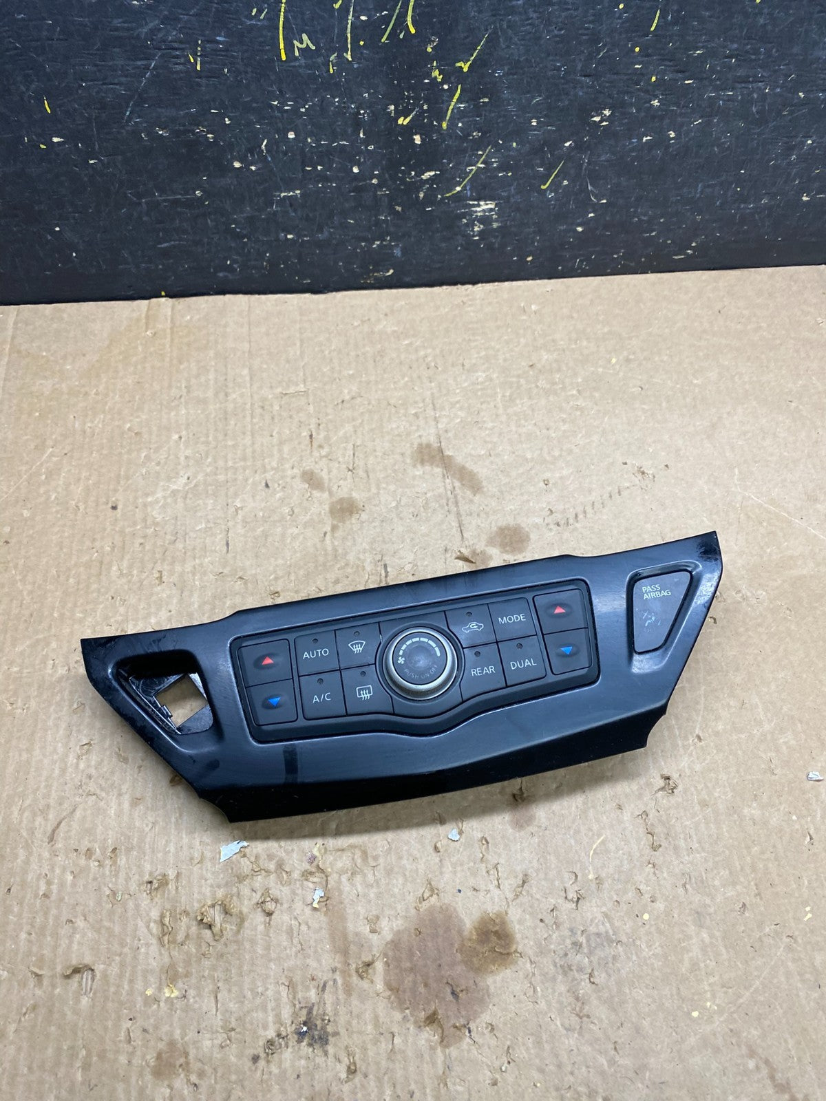 2013 to 2018 Nissan Pathfinder Radio Audio Climate Control OEM z4496 DG0