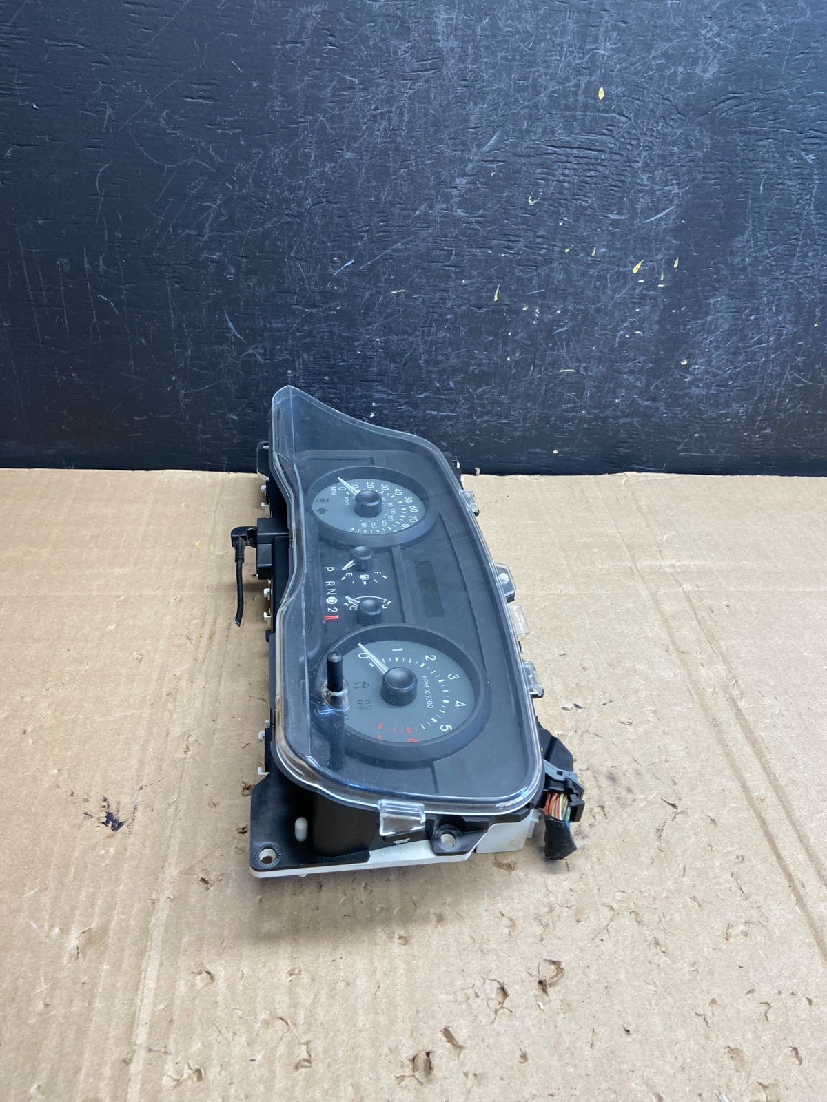 2009 to 2010 Mercury Marquis Speedometer Cluster Gauge AE1789 DG2