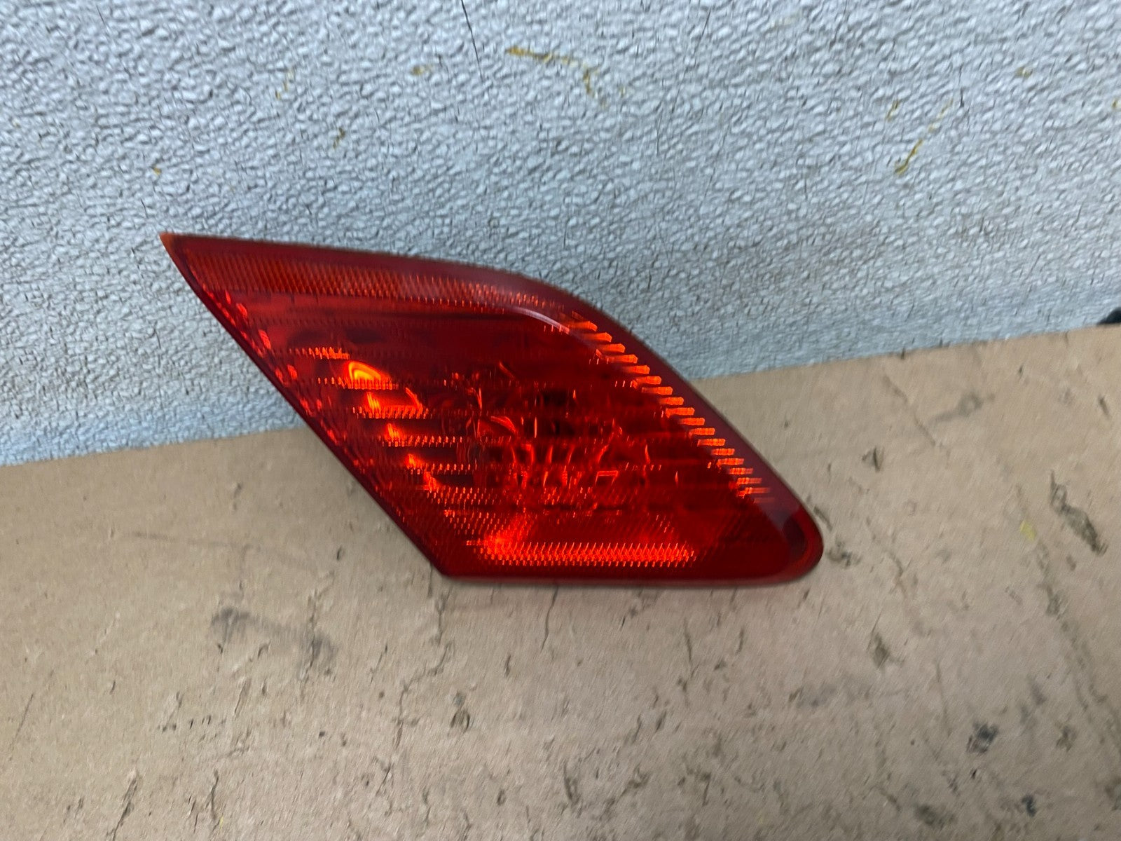 2003 to 2004 Toyota Avalon Left Driver LH Side Inner Tail Light OEM S5156 DW1