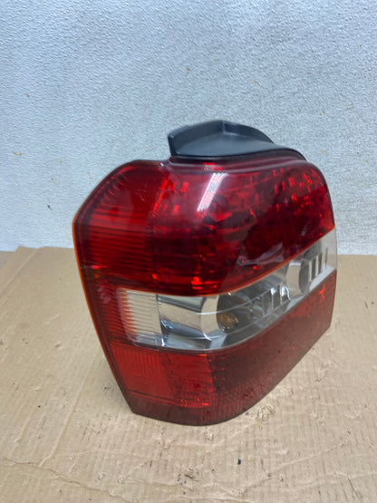 2004-2007 Toyota Highlander Left Driver LH Side Tail Light AI1259 LK2