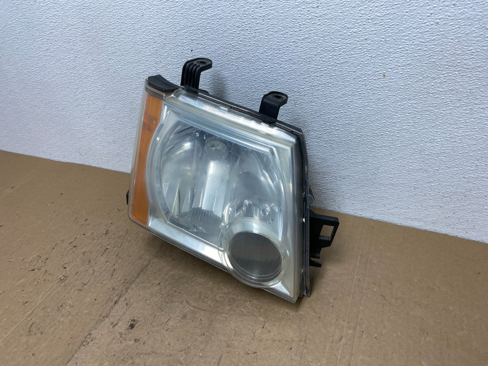 2005-2015 Nissan Xterra Right Passenger RH Headlight AC6085 DW1