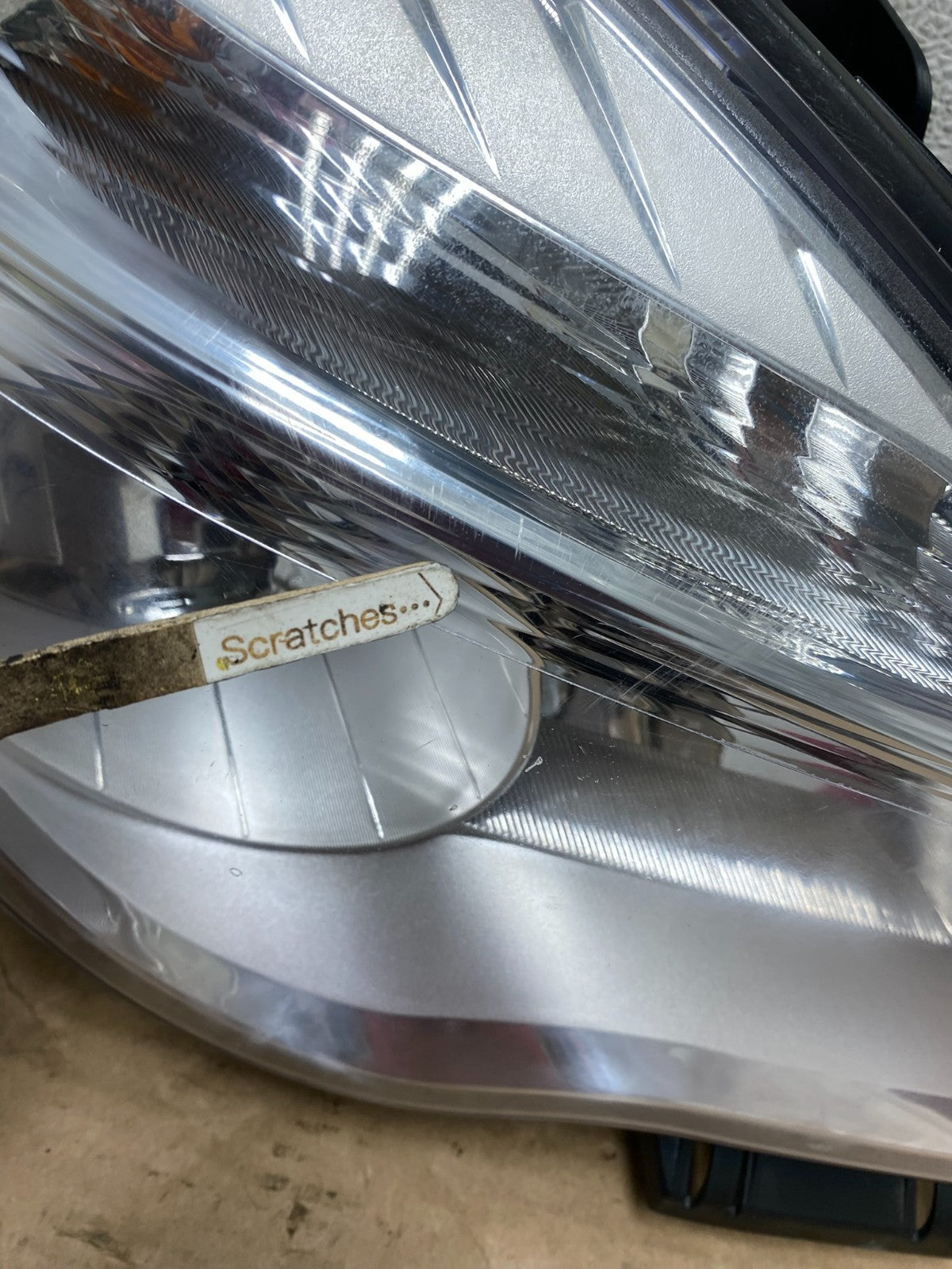 2010 - 2015 Chevrolet Equinox Halogen Headlight Right Passenger Side AH9438 DW3