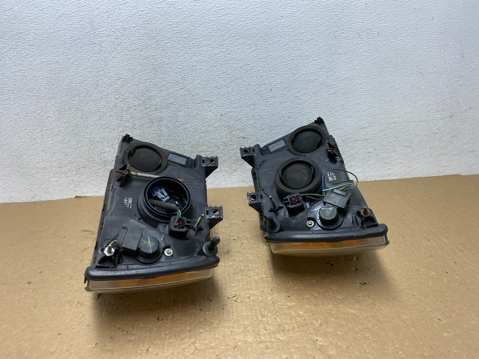 2003 - 2006 Ford Expedition Left+Right Side Headlights Halogen AF8140 DW11