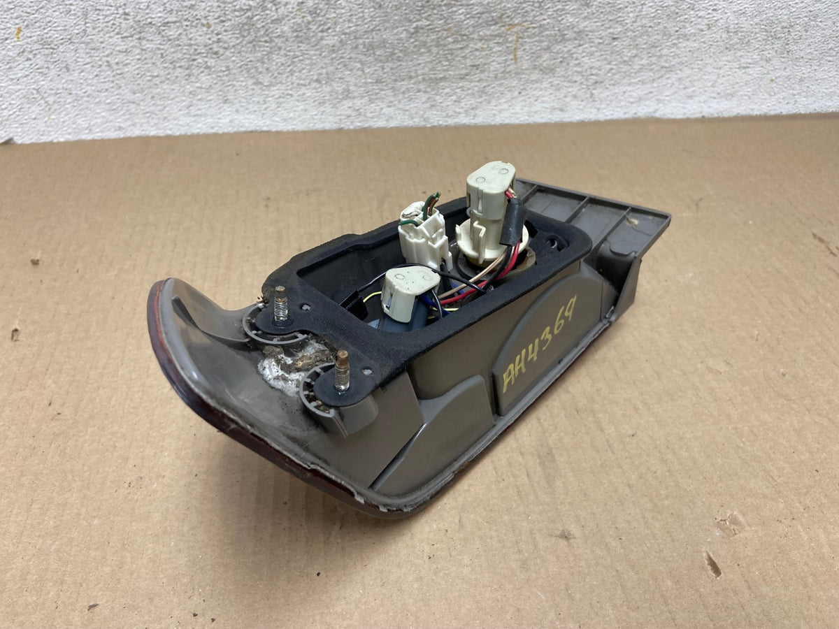 1997 1998 1999 Toyota Camry Tail Light Right Passenger Rh Side AH4369 LK5