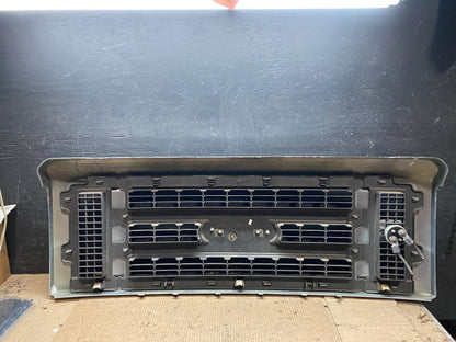 2008 to 2014 Ford Econoline E150 E250 Front Upper Chrome Grill Grille X0157 DG5