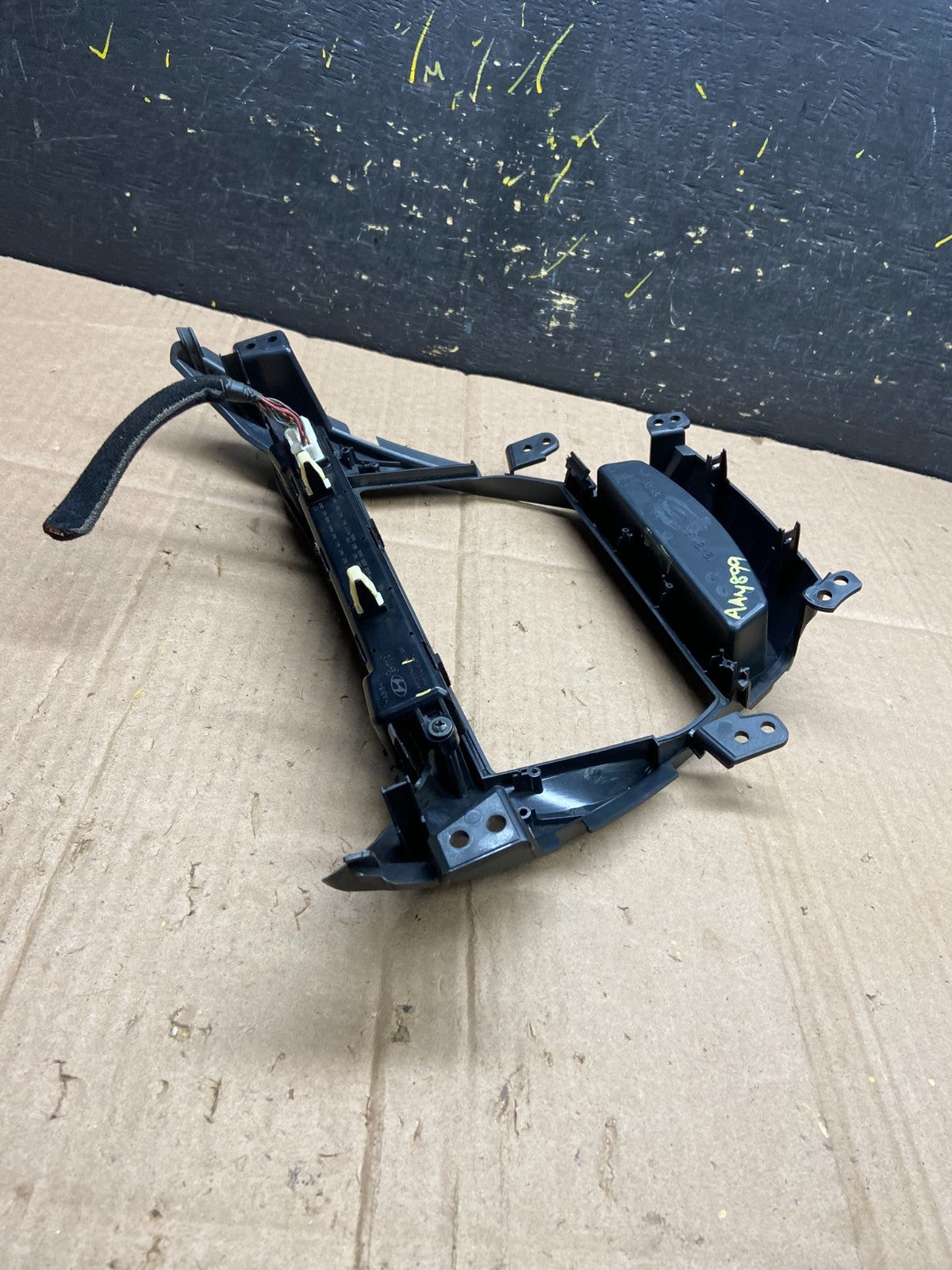 2011-2013 Hyundai Elantra Dash Radio Bezel Clock Display Trim OEM aa4899 DG4