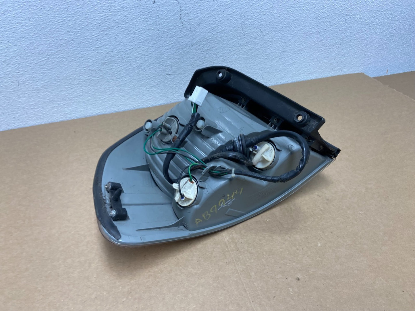 2005 to 2006 Hyundai Santa Fe Right Passenger Rh Side Tail Light Oem AB9944 DW5