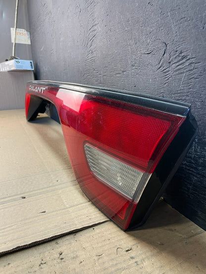 1994 1995 1996 Mitsubishi Galant Center Trunk Rear Tail Light ac9751 DG2