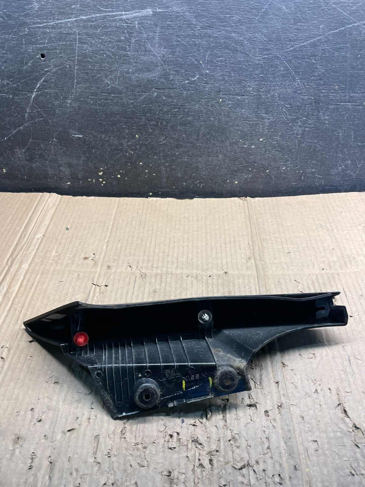 2014 to 2020 Nissan Rogue Tail Gate Spoiler Right Side Winglet Molding X4516 DG5
