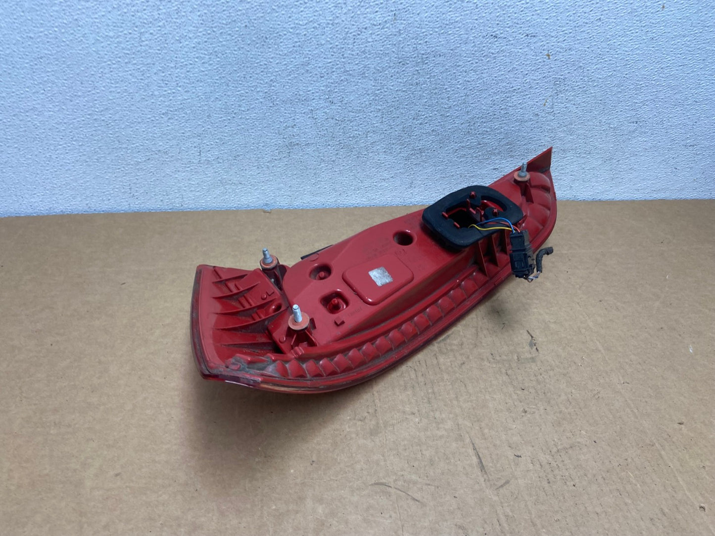 2009 to 2012 Audi Q5 Left Driver LH Side Tail light AD5464 LK4