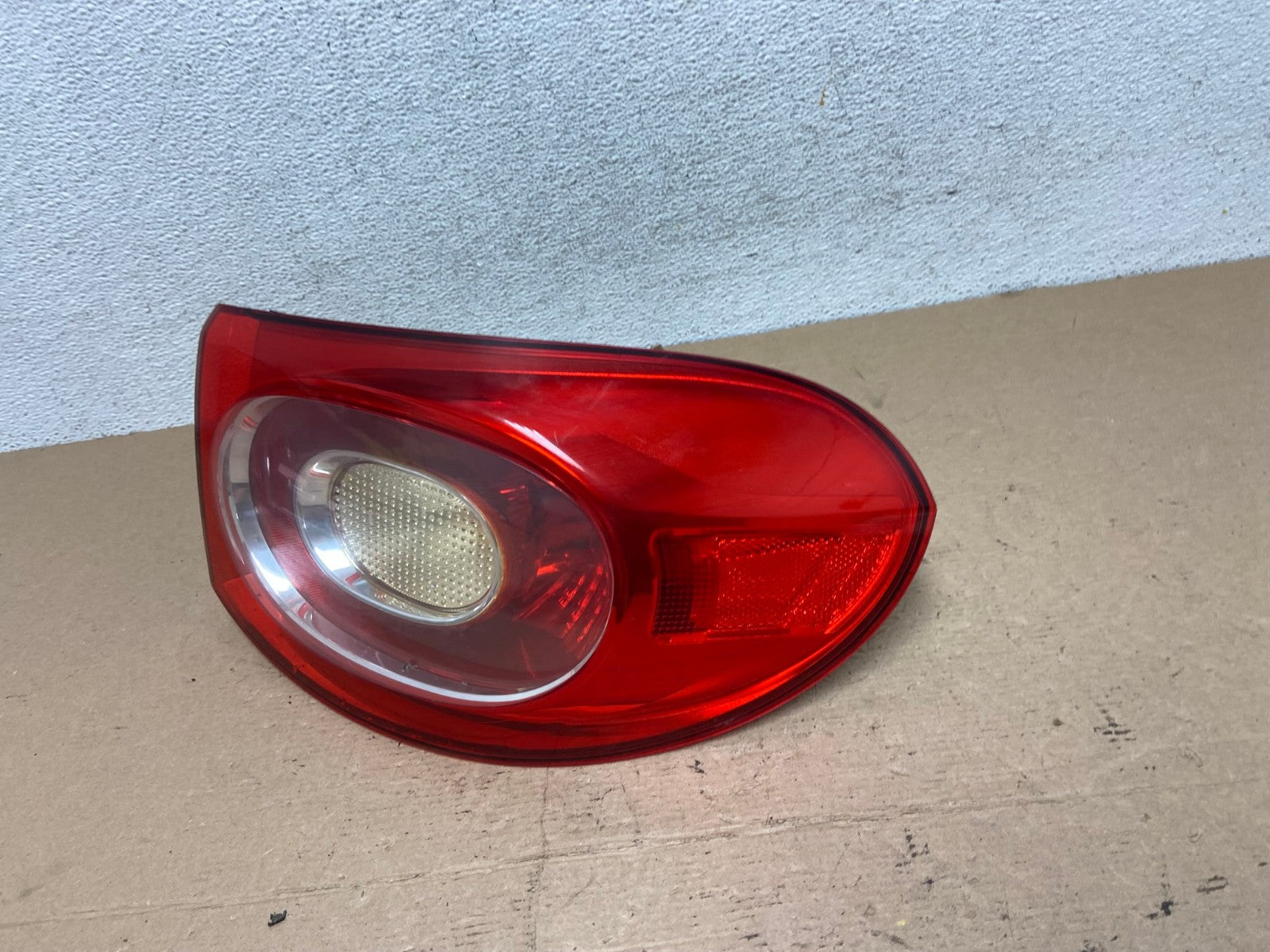 2009 to 2011 Volkswagen Tiguan Right Passenger Side Tail Light AF4732 LK1