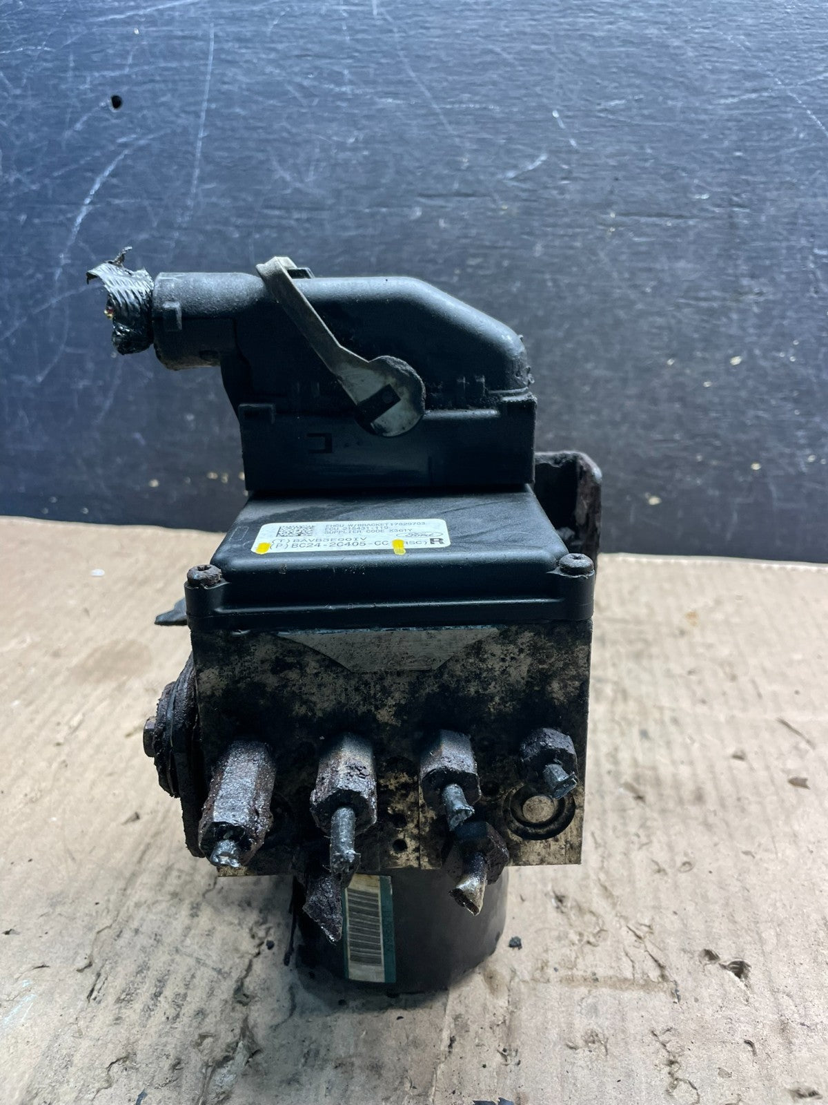 2011-2014 Ford E-150 E150 E250 E350 ABS Anti-Lock Brake Pump Module t7106 DG0
