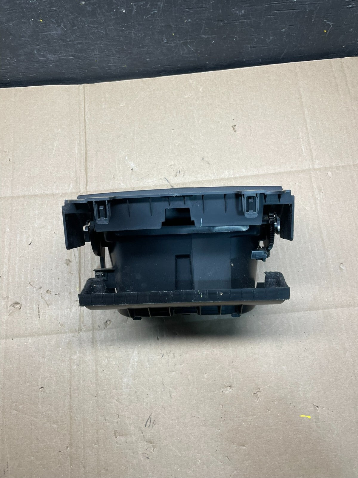 2010 - 2012 Mazda CX-9 Front Center Console Cup Holder i5086 DG15