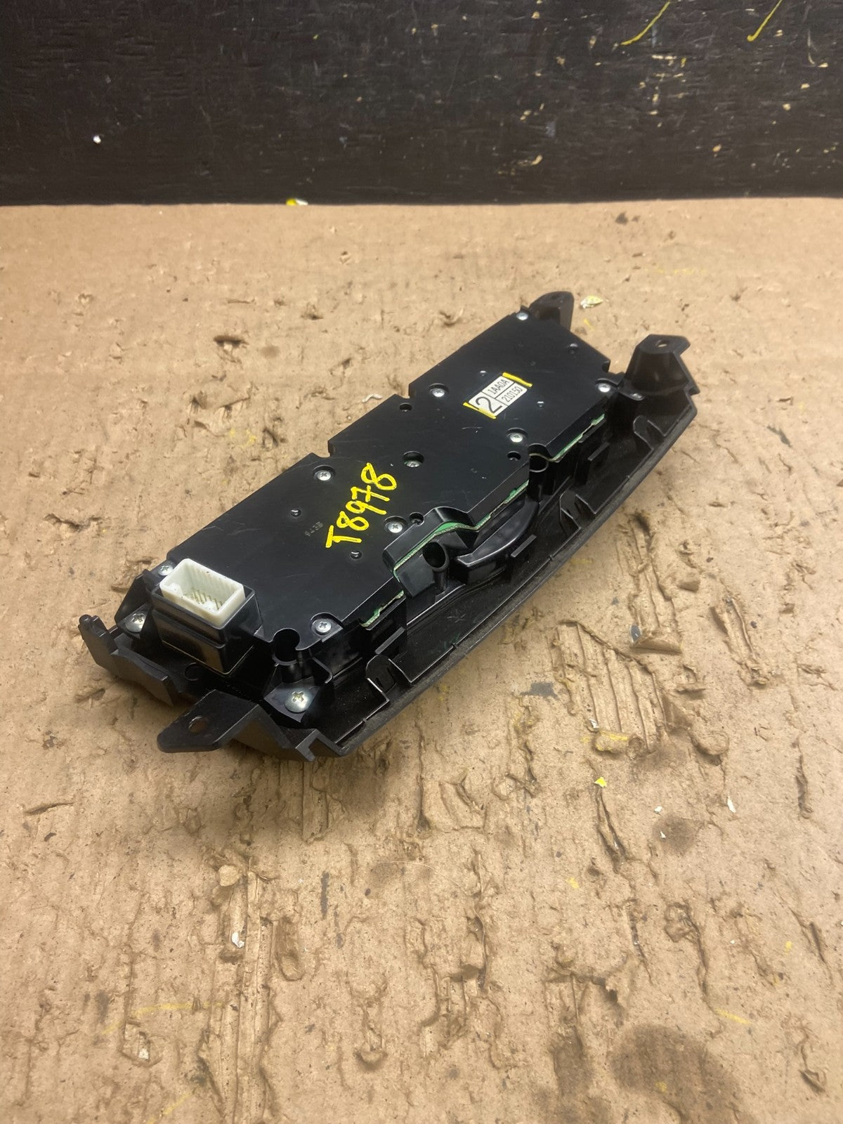 2009-2014 Nissan Murano AM FM Radio CD Control Panel T8978 DG3