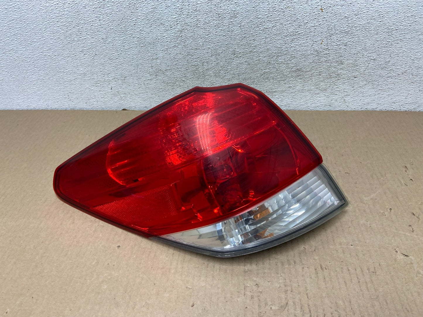 2010-2014 Subaru Outback Wagon Left Driver Lh Side Tail Light AG5896 DW0