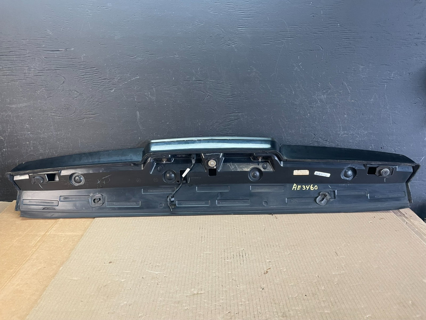 2007-2014 Chevrolet Tahoe Suburban Yukon Spoiler Wing 3rd Brake Light AE3460 DG3