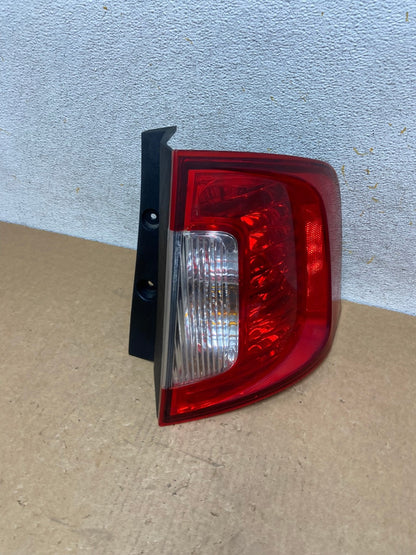 2011 2012 2013 2014 Ford Edge Right Passenger RH Side Tail light AI3357 LK2